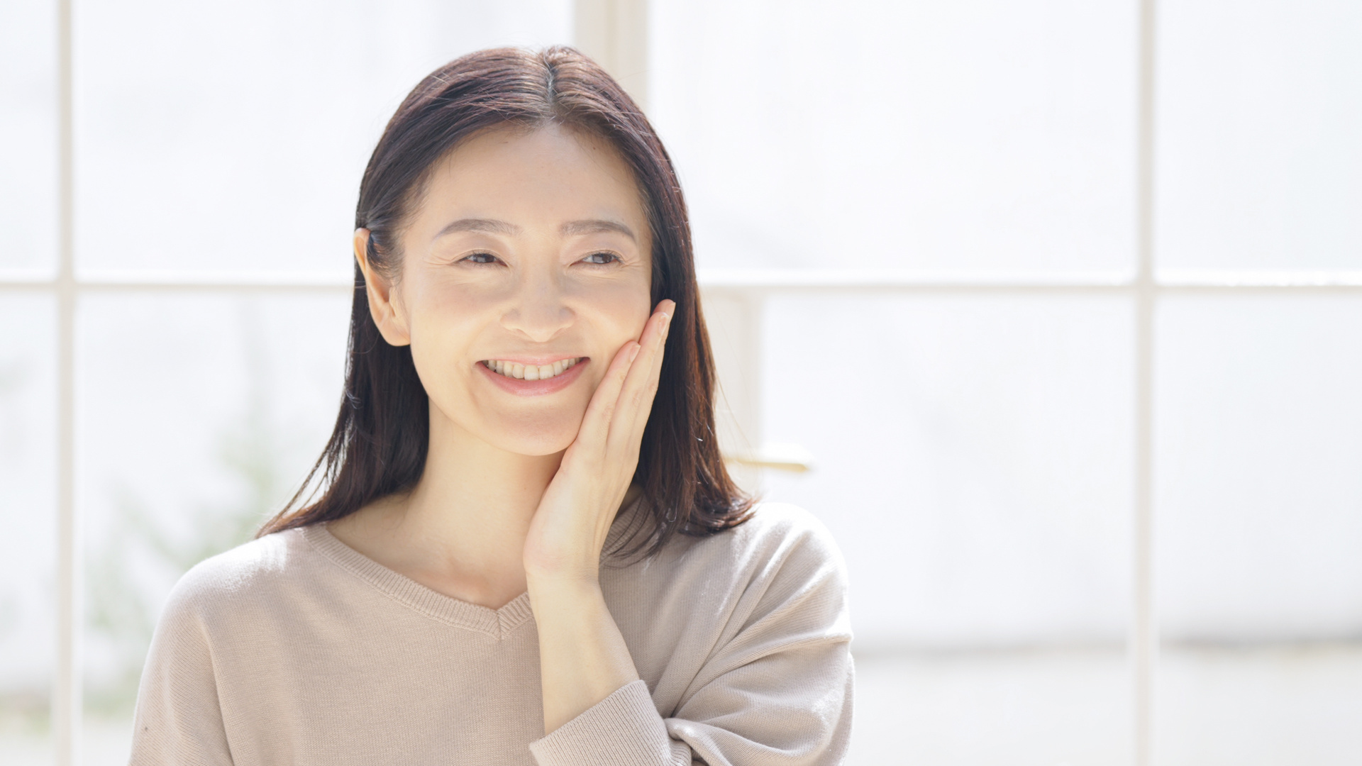 年齢肌にも対応する再生美容の可能性で若々しい印象を取り戻す